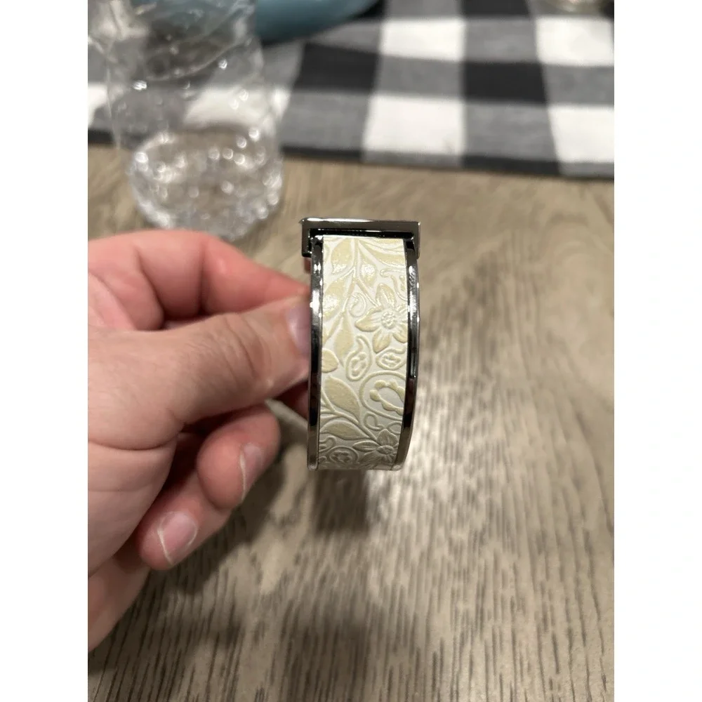 Chico's CH-921 Floral Cuff Watch Cream Silver‎ Tone Japan Movement NEW